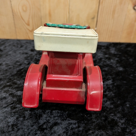 Vintage Tin Friction Classic Red Toy Car Made In Japan - Picture 5 of 7